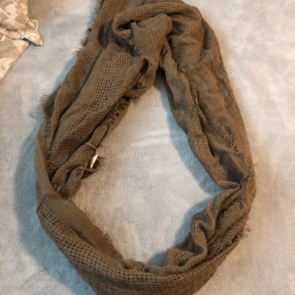 Infinity scarf - Picture 2 of 2